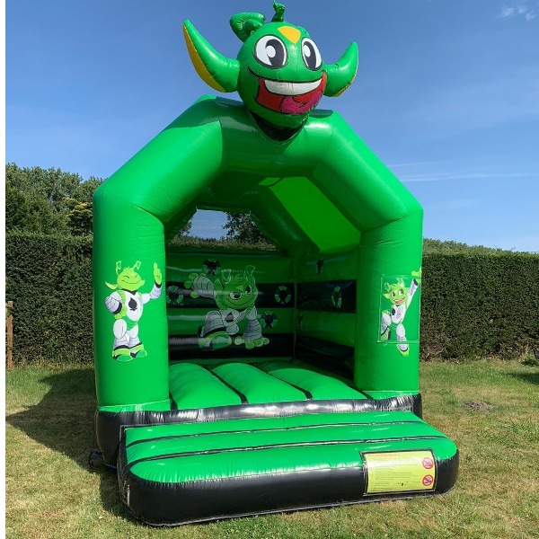 Alien Springkasteel